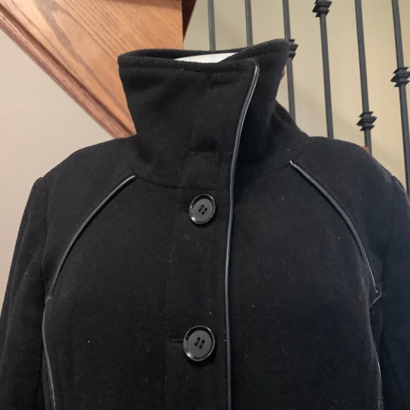 Knee Length Coat with faux leather detail - Picture 2 of 8